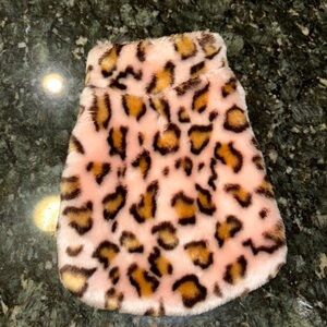 NWOT Dillards faux fur dog coat leopard pink print, size sm